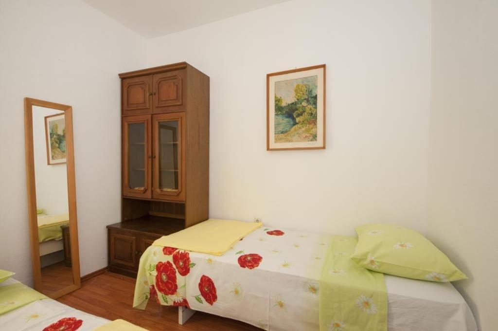 Apartments Kalajzic Pucisca Quarto foto