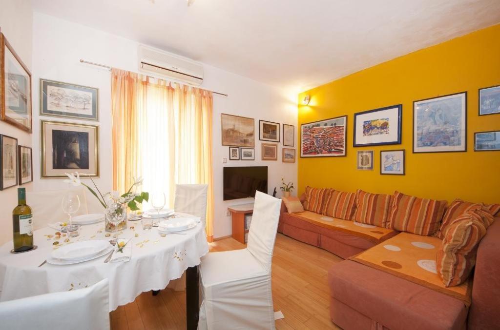 Apartments Kalajzic Pucisca Quarto foto